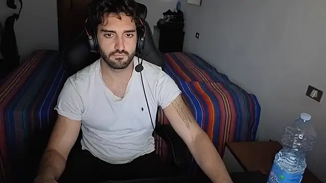 Al3xox02 即時 XXX 聊天