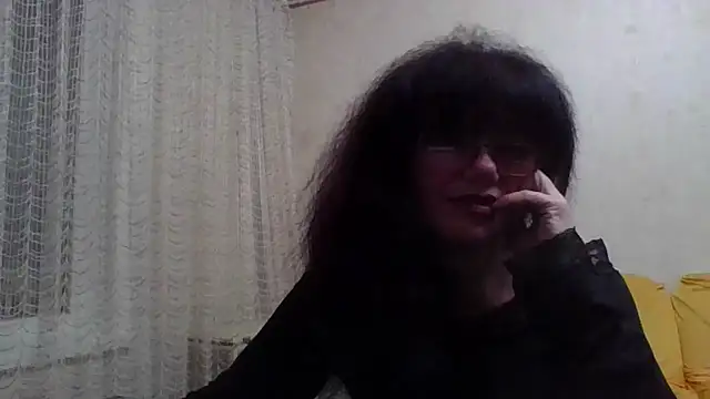 SilviaSky51 即時 XXX 聊天