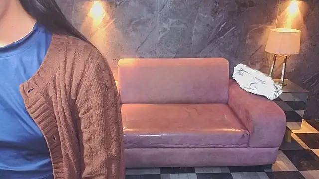 Sophie_jones_b Adlı Modelin Canlı XXX Sohbeti