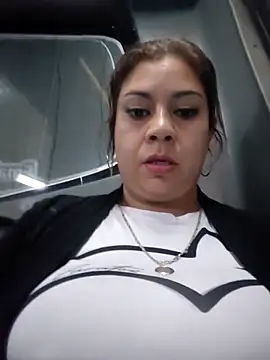 Laura-Hernandez 现场XXX聊天