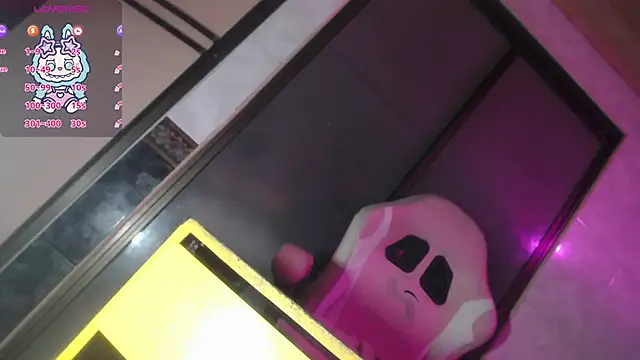 Sally23_ élő XXX-chatje