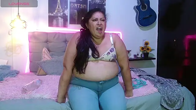 Chat XXX en directo de Keyla01_