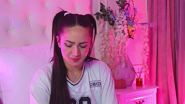 LucyLextonXn Live XXX chat