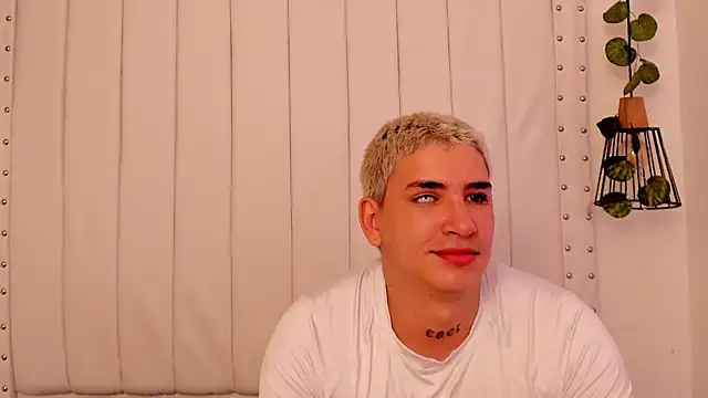 Živý XXX chat sebas_and_vanessa