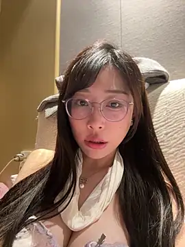 Kiwuvurfovo লাইভ XXX চ্যাট