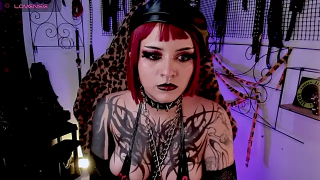 Agatha_BDSM Chat XXX in diretta