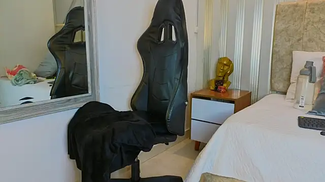 Tayra_Pradit Chat XXX in diretta