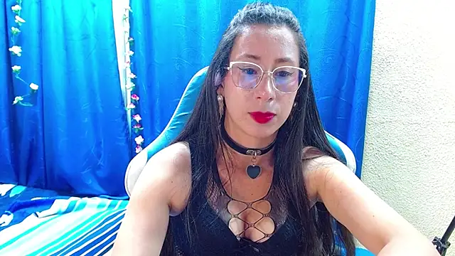 Chat XXX en directo de Gia_leinn