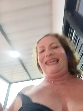 Sexy-Woman-Mature Chat XXX in diretta