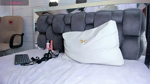 jade_heartt Chat XXX in diretta