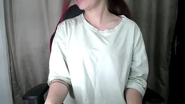 Chat +18 de Hott_Niya ao vivo