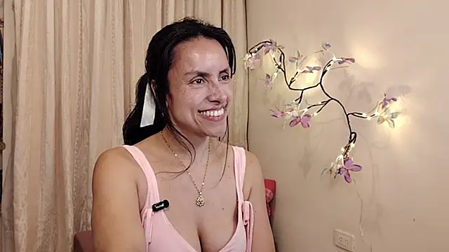 Bella_Exhibition 现场XXX聊天