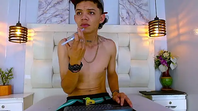 Вебкам-шоу daniel_garzon