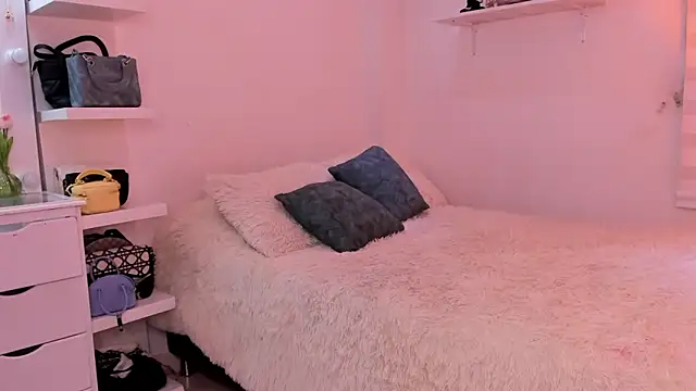 Chat +18 de anitatoro_0 ao vivo