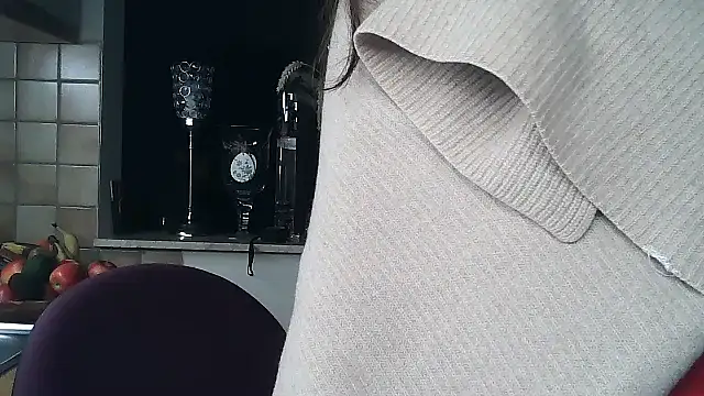 Show modela UllimOhi_ na web-kameri