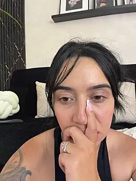 Chat XXX en directo de EmmyEvans1