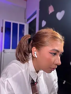 emilysofiia: απευθείας συνομιλία ΧΧΧ