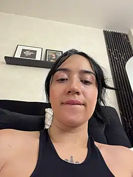 Chat XXX en directo de EmmyEvans1