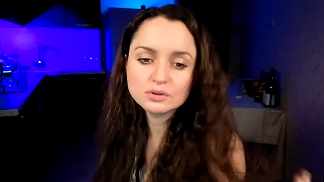 XXX chat uživo modela Cerann1