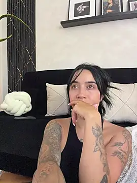 EmmyEvans1のライブXXXチャット