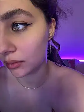 Your_insomniya's Live XXX Chat