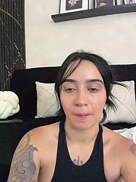 EmmyEvans1のライブXXXチャット