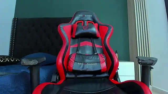 ares_pain's Webcam Show