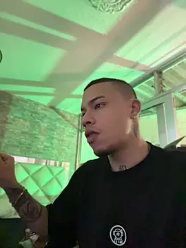 Czat XXX na żywo – AlphaMasterXxx