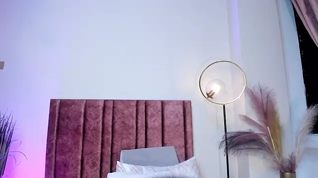 Chat XXX en directo de Zamira_Taylor