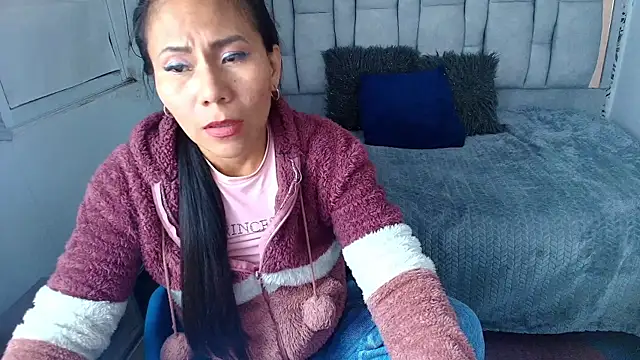 Chat XXX en directo de Keyla_Brunette_