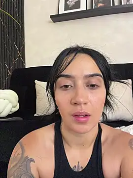 EmmyEvans1's Live XXX Chat