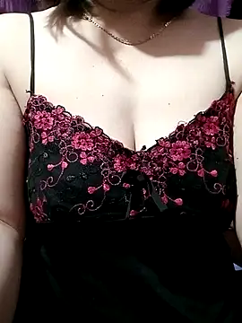 Ladyly99 在線直播表演