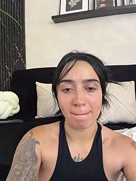 EmmyEvans1のライブXXXチャット