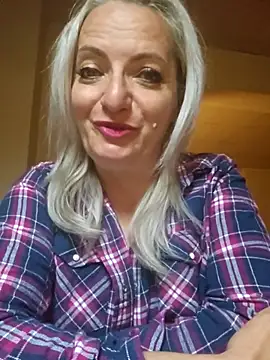 LadyTouchのライブXXXチャット