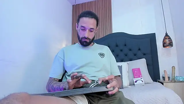 Hisoka_011 Webcamshow