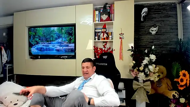 SpartacusDaddy48 网络视讯表演