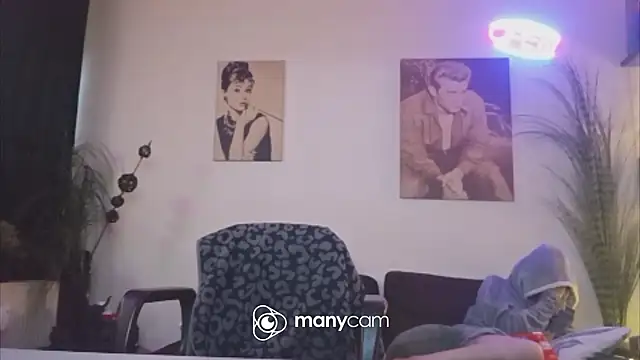 der_dino30n Live XXX chat