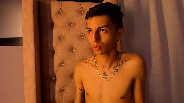 Živý XXX chat NickandAbby_