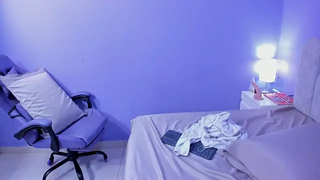 luly_dreams' Live XXX Chat