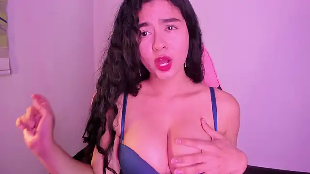 Arianna_Jannes Adlı Modelin Canlı XXX Sohbeti