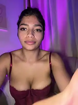 AgathaGeorgiou Adlı Modelin Canlı XXX Sohbeti