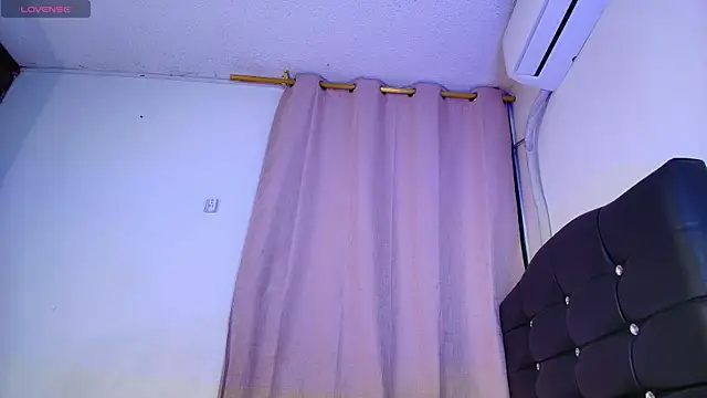 Mia_depp Adlı Modelin Canlı XXX Sohbeti