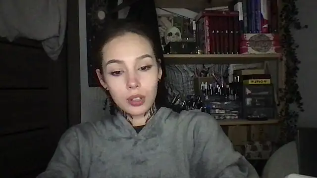 Yuna5343 Adlı Modelin Canlı XXX Sohbeti