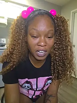 tokyobelle Adlı Modelin Canlı XXX Sohbeti