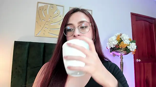 AndraCyruss Adlı Modelin Canlı XXX Sohbeti