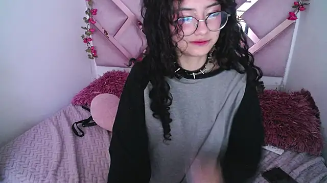 ShySheep_'s Live XXX Chat