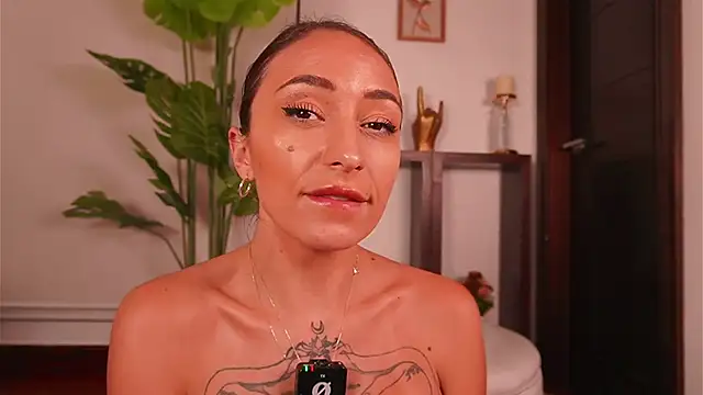 แชท XXX สดของ LunaMystyque