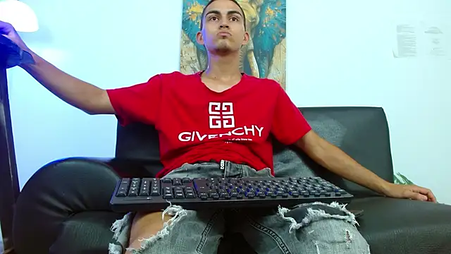 lucass_18 live XXX chat