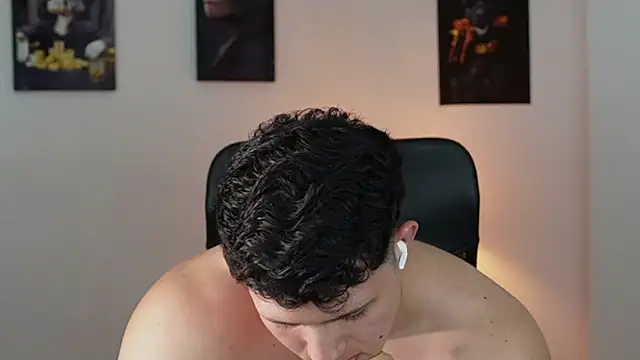 Živý XXX chat Hazzan_Velez