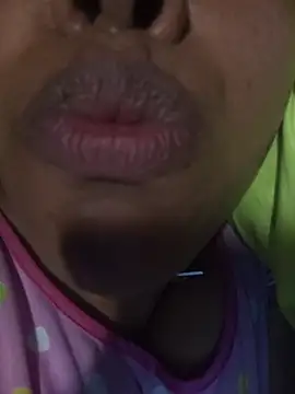 IVONNE_COLLINS33's Live XXX Chat